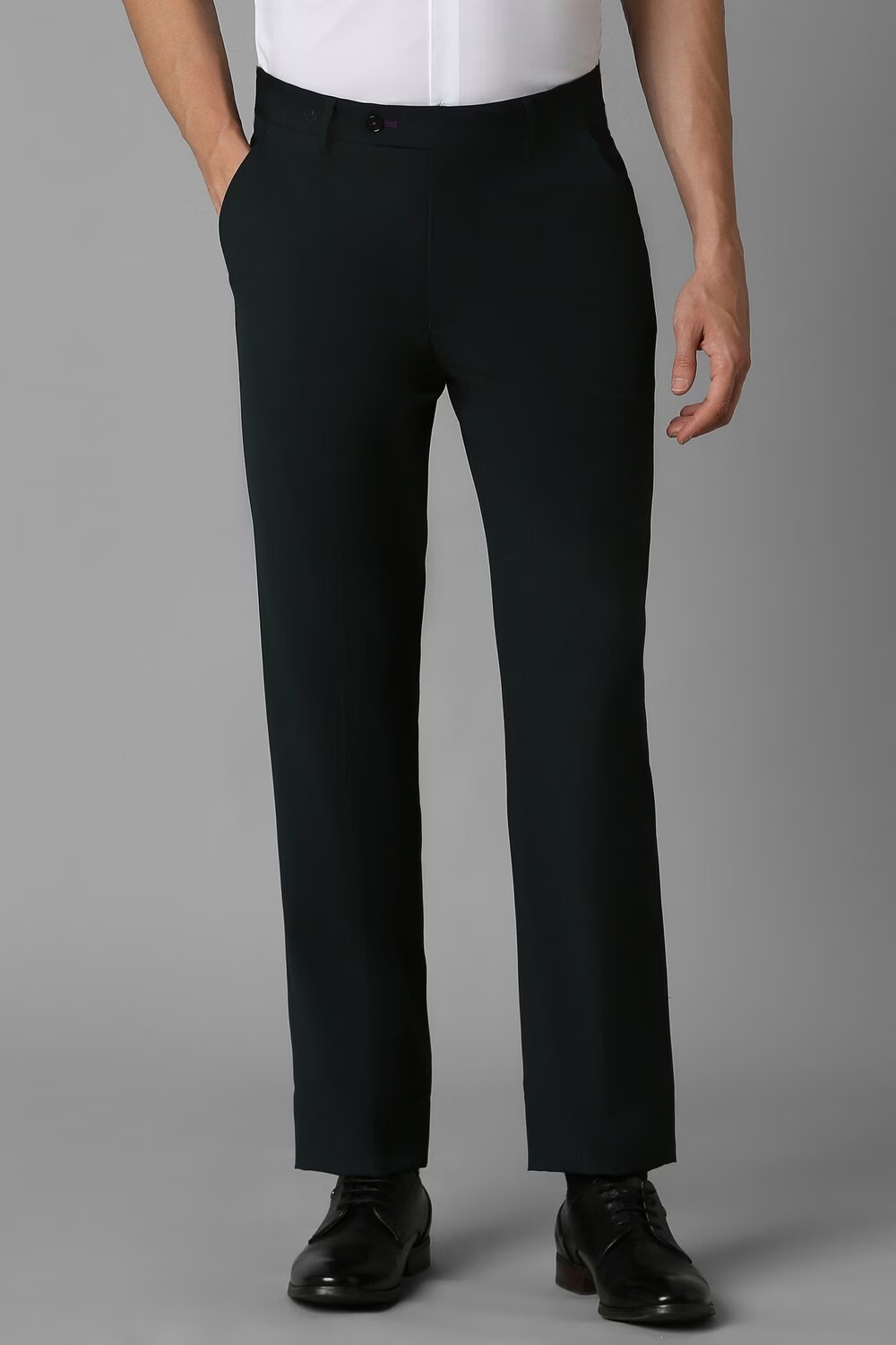 Men Black Slim Fit Solid Flat Front Formal Trousers-Black