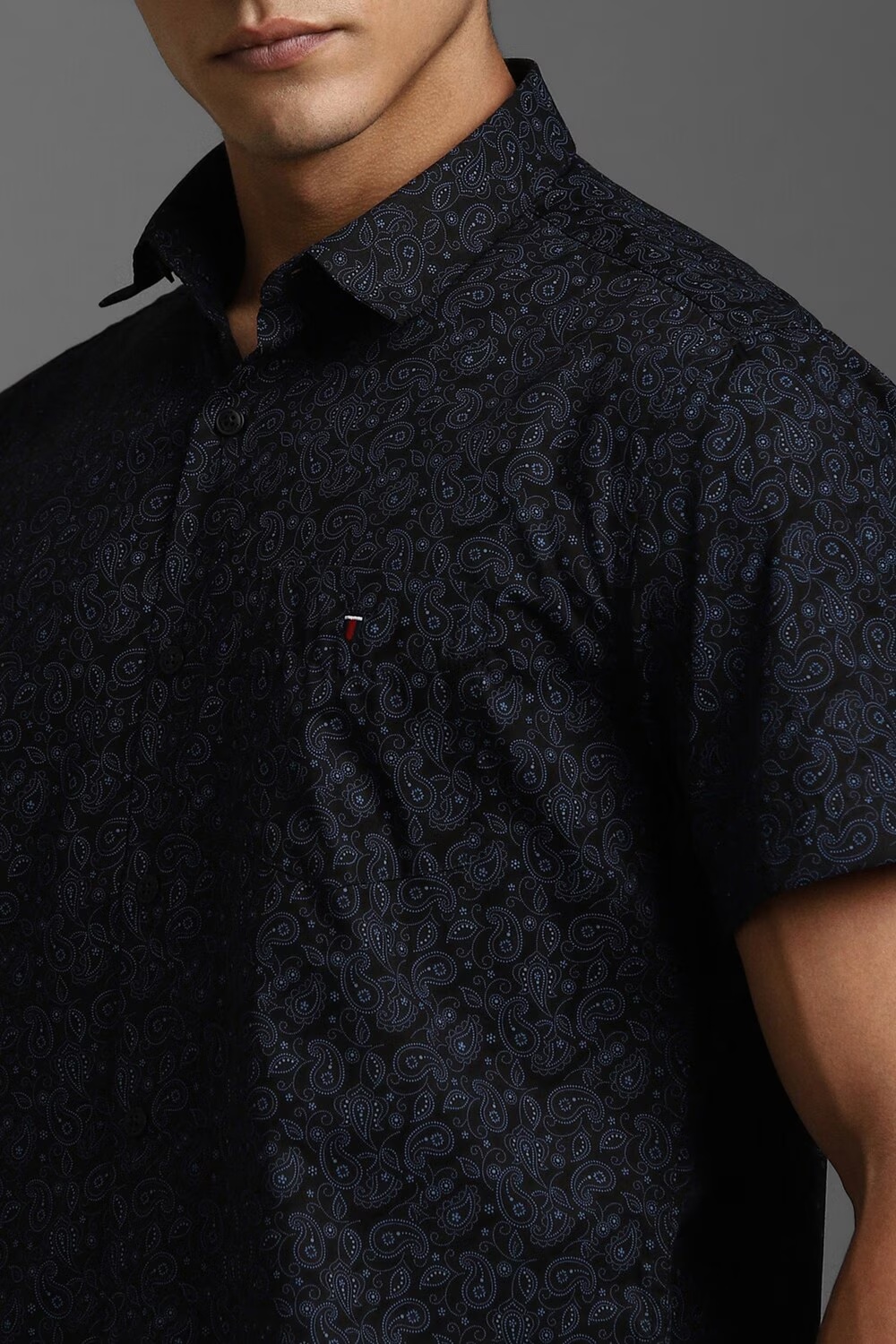 10779-men-black-slim-fit-print-half-sleeves-casual-shirt-black-1.jpg