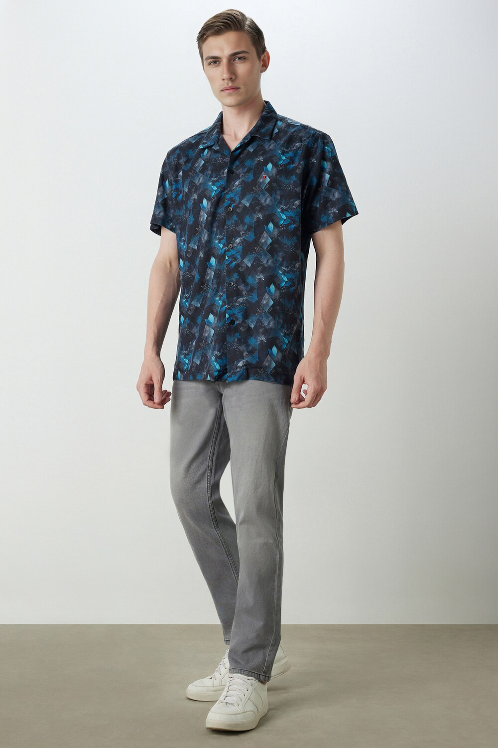 10874-men-navy-slim-fit-print-half-sleeves-casual-shirt-navy-1.jpg