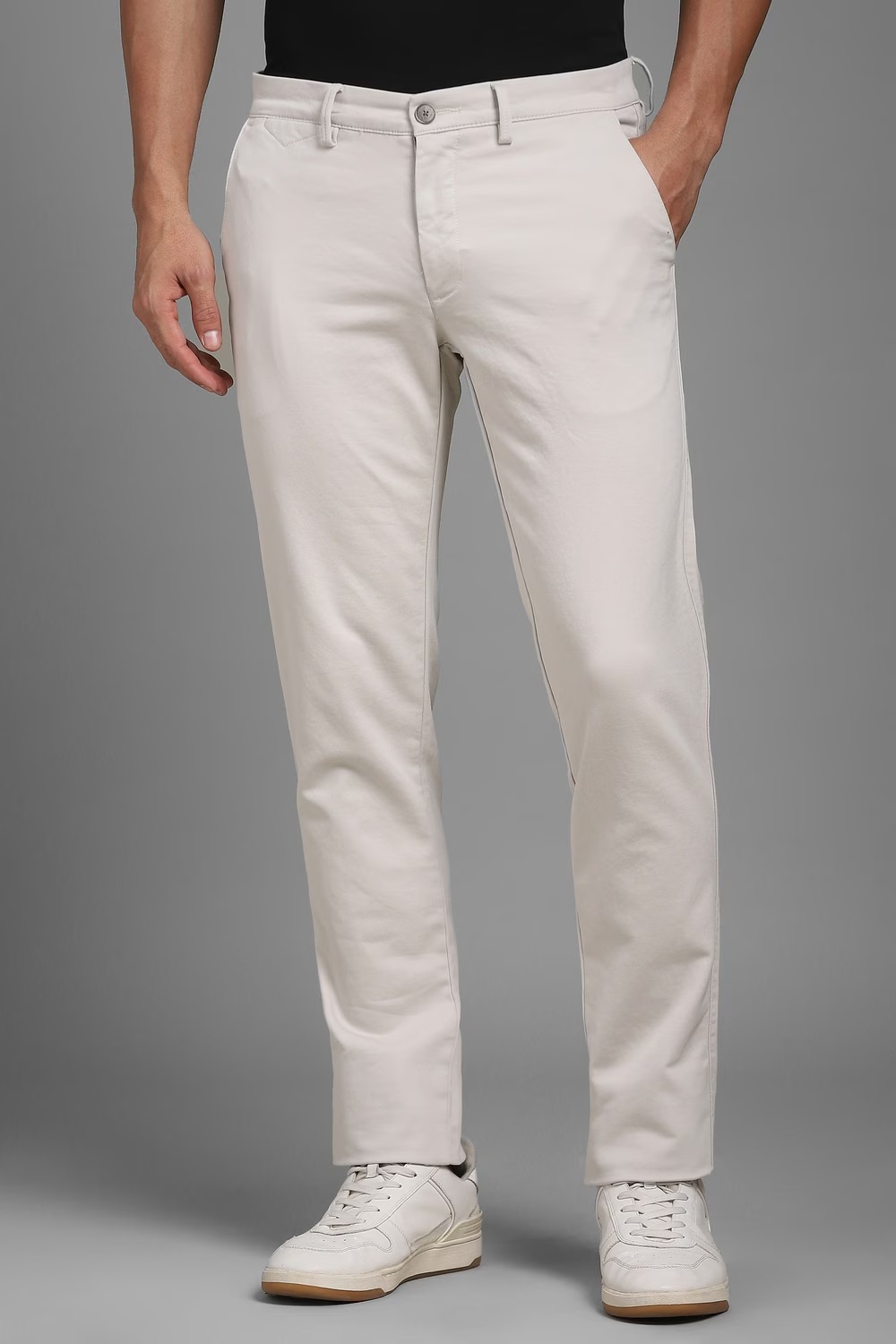 Men Grey Solid Flat Front Casual Trousers-Grey