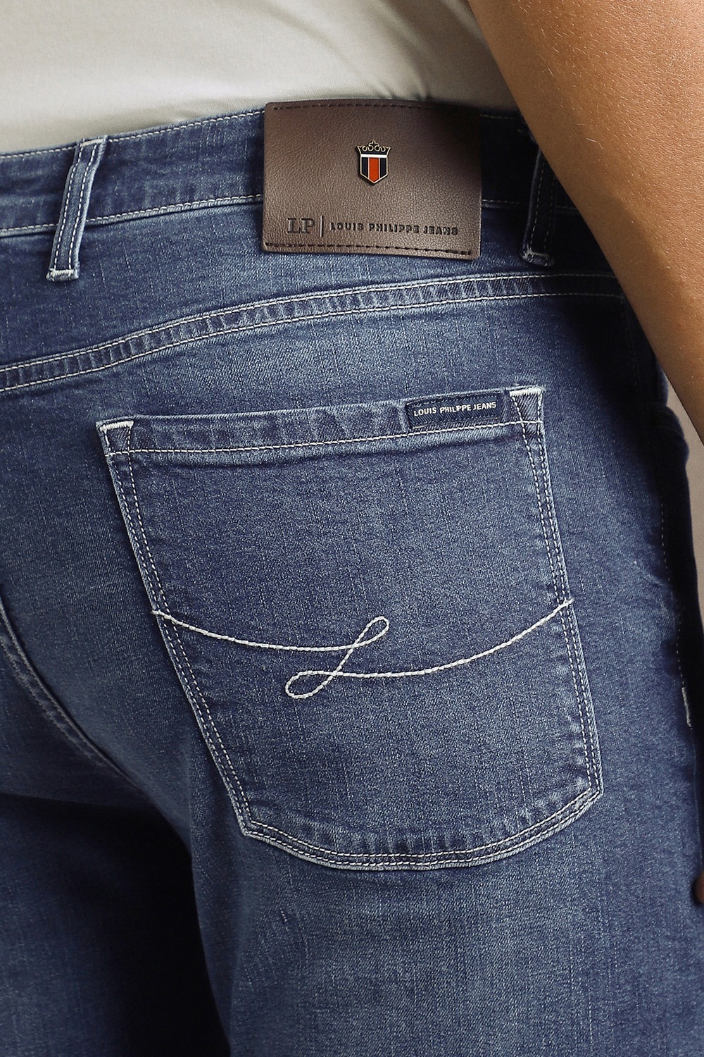 11809-men-blue-mid-slim-fit-jeans-blue-1.jpg