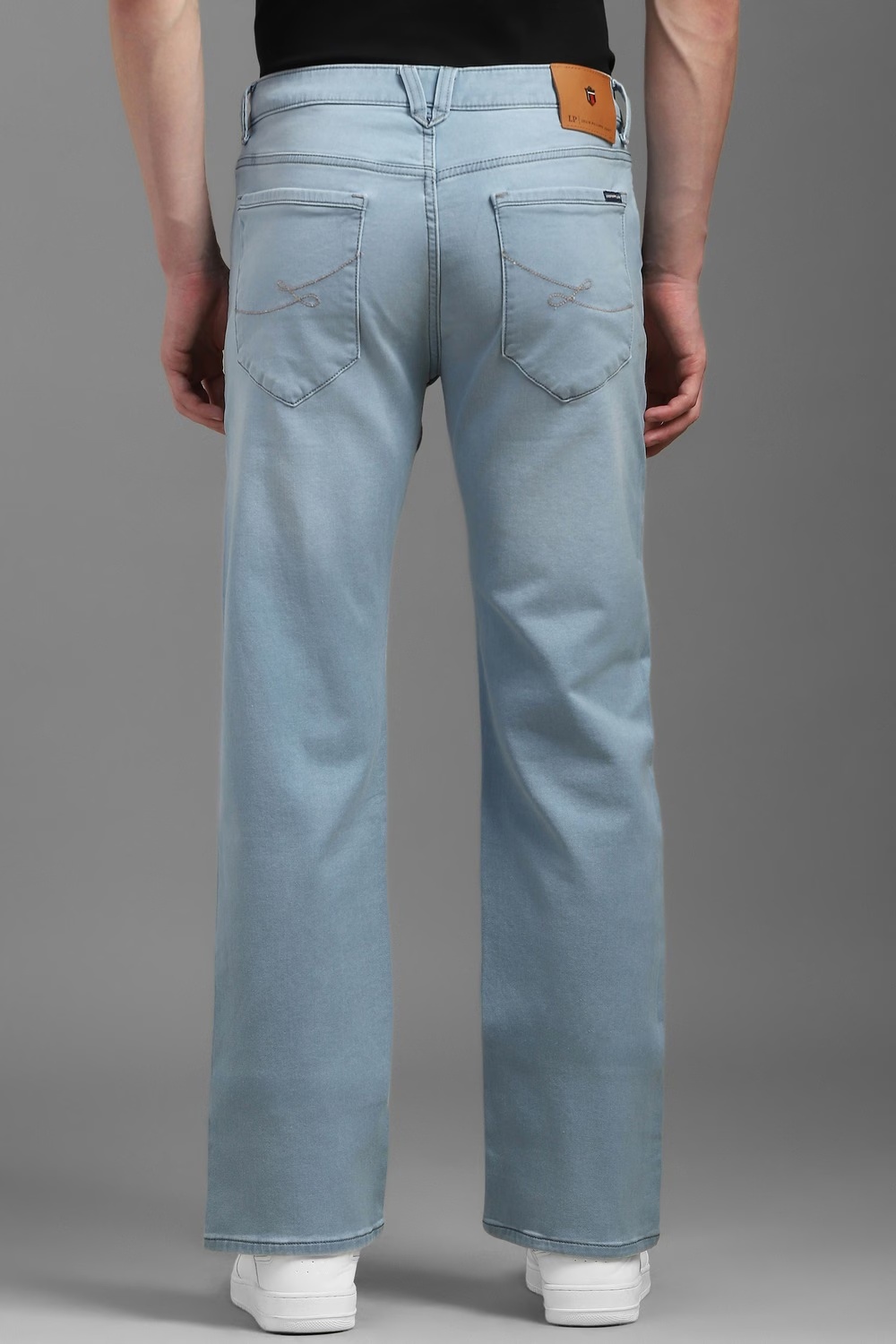 11961-men-blue-light-slim-fit-jeans-blue-1.jpg