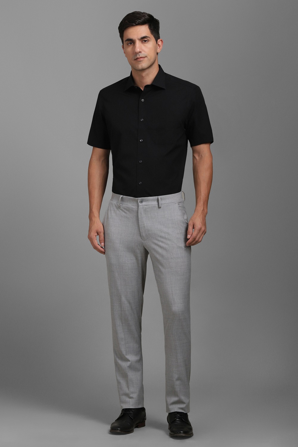 12500-men-black-classic-fit-solid-half-sleeves-formal-shirt-black-1.jpg