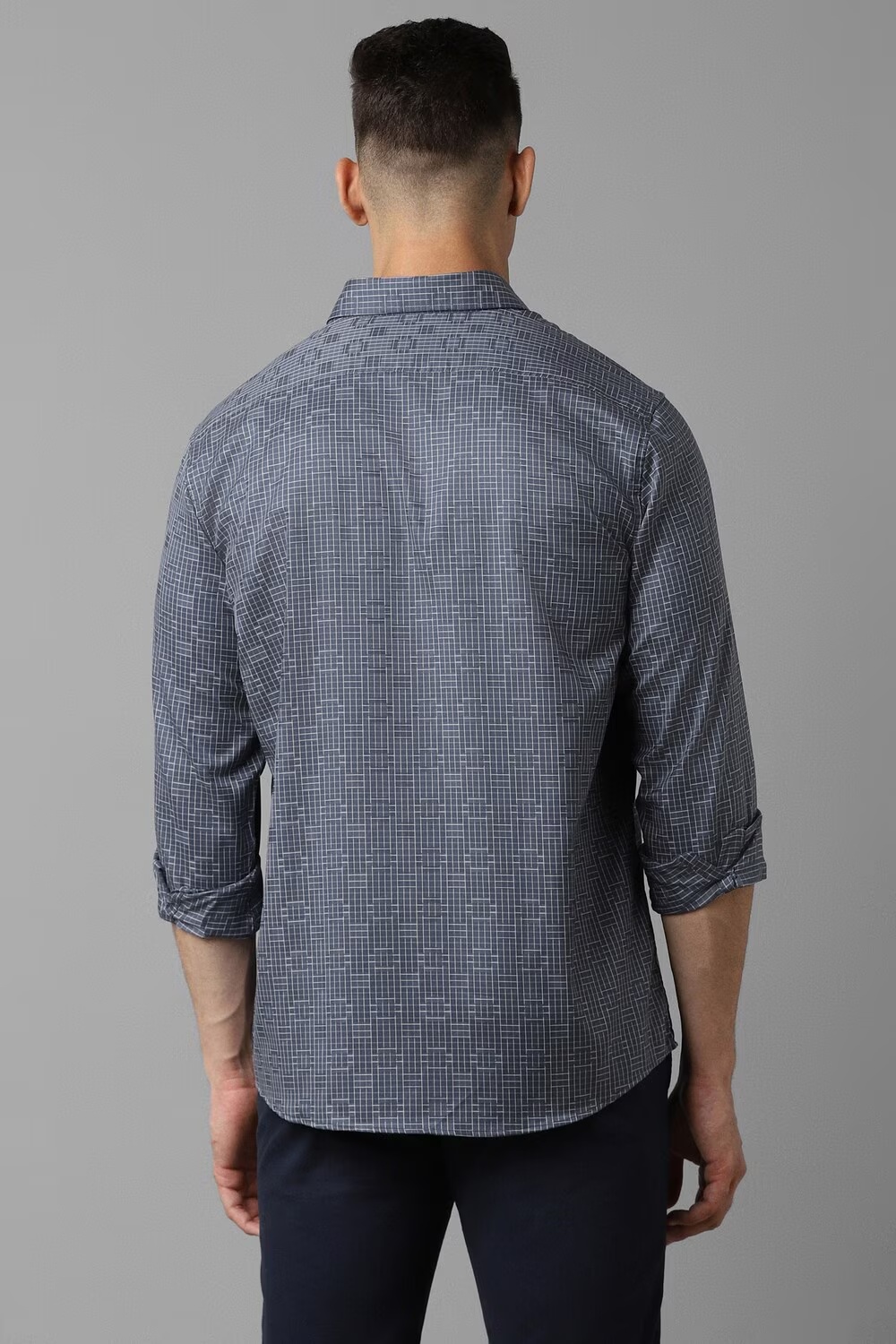 12554-men-grey-slim-fit-check-full-sleeves-casual-shirt-grey-1.jpg