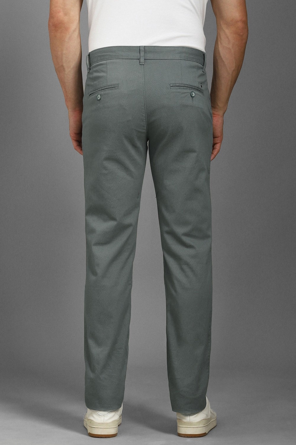 12985-men-grey-slim-fit-textured-flat-front-casual-trousers-grey-1.jpg