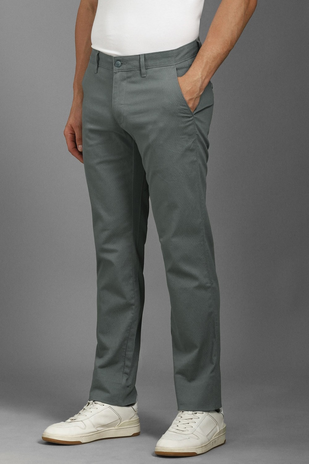12985-men-grey-slim-fit-textured-flat-front-casual-trousers-grey-1.jpg