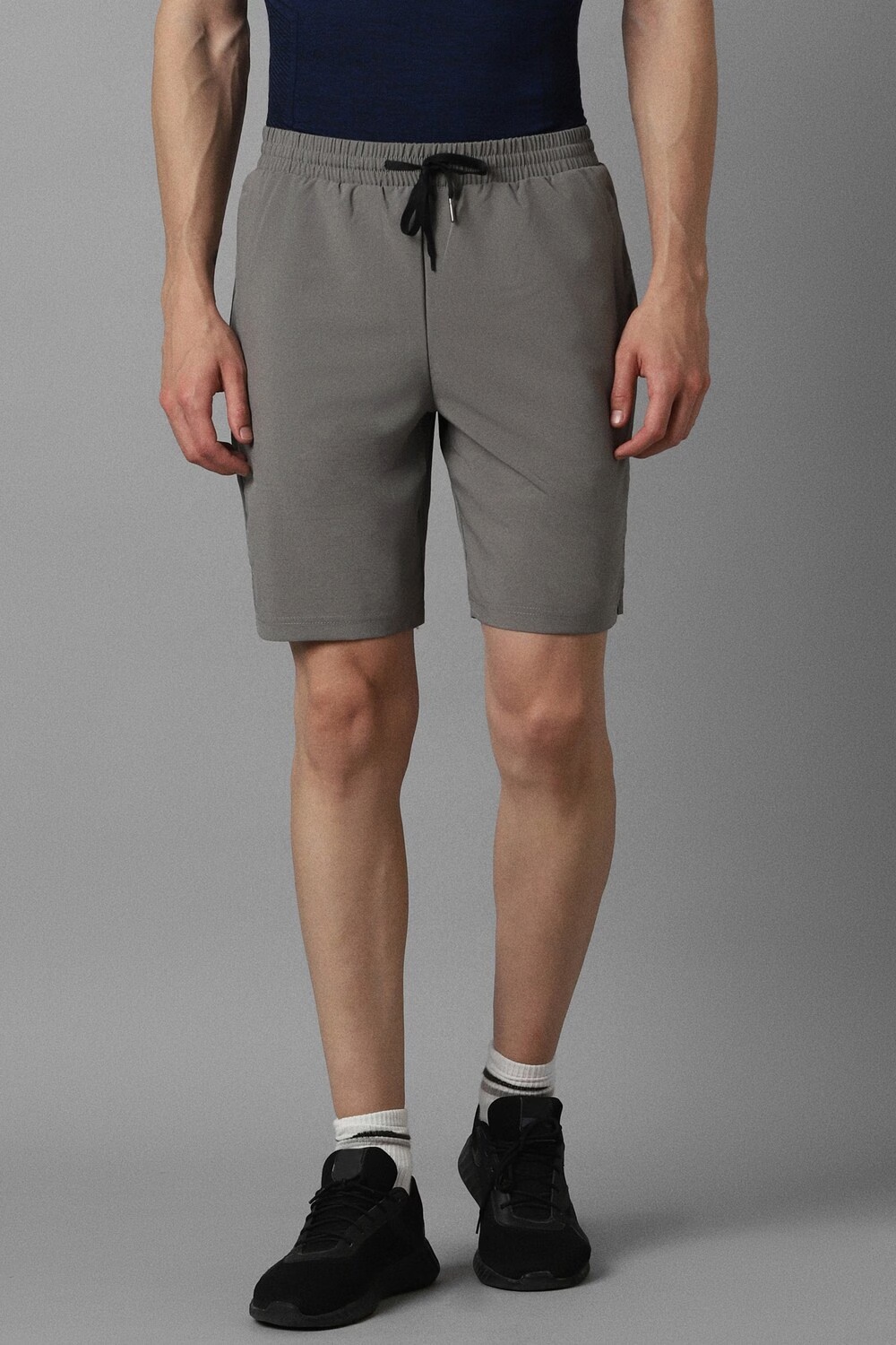 Men Grey Solid Slim Fit Shorts-Grey