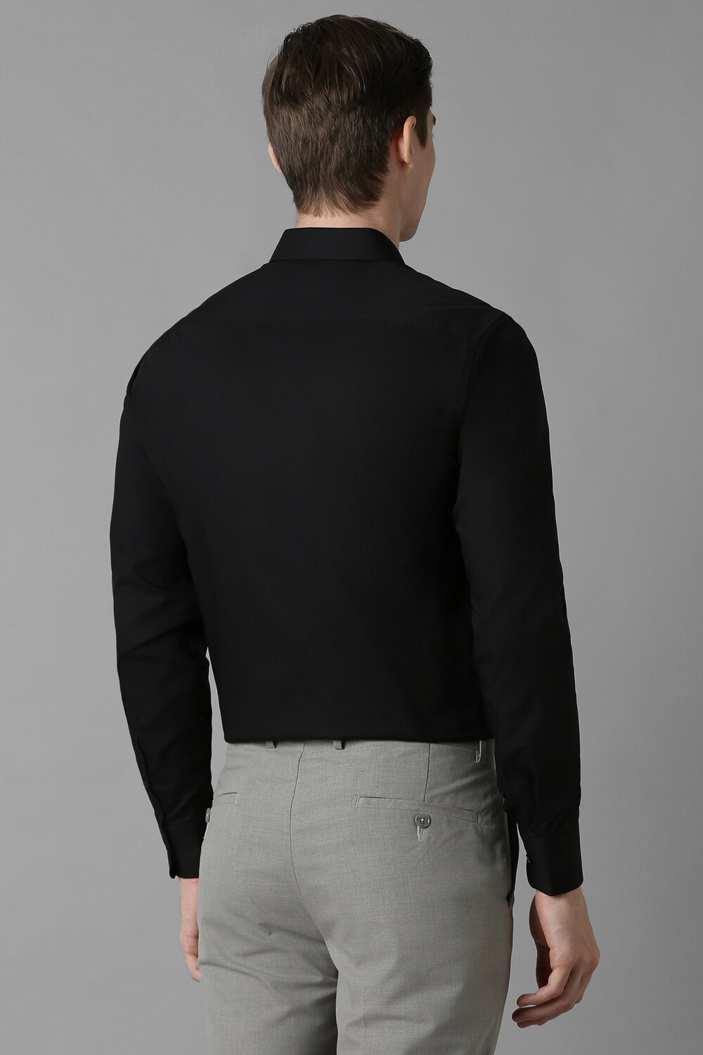 13548-men-black-classic-fit-solid-full-sleeves-formal-shirt-black-1.jpg
