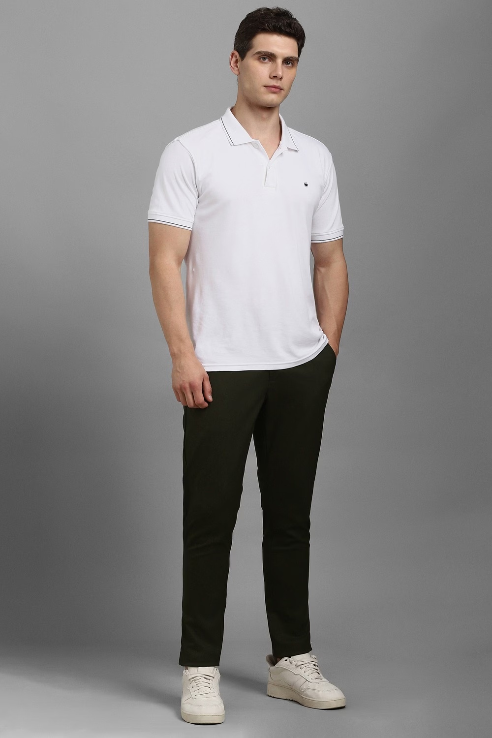 13664-men-green-textured-flat-front-casual-trousers-green-1.jpg