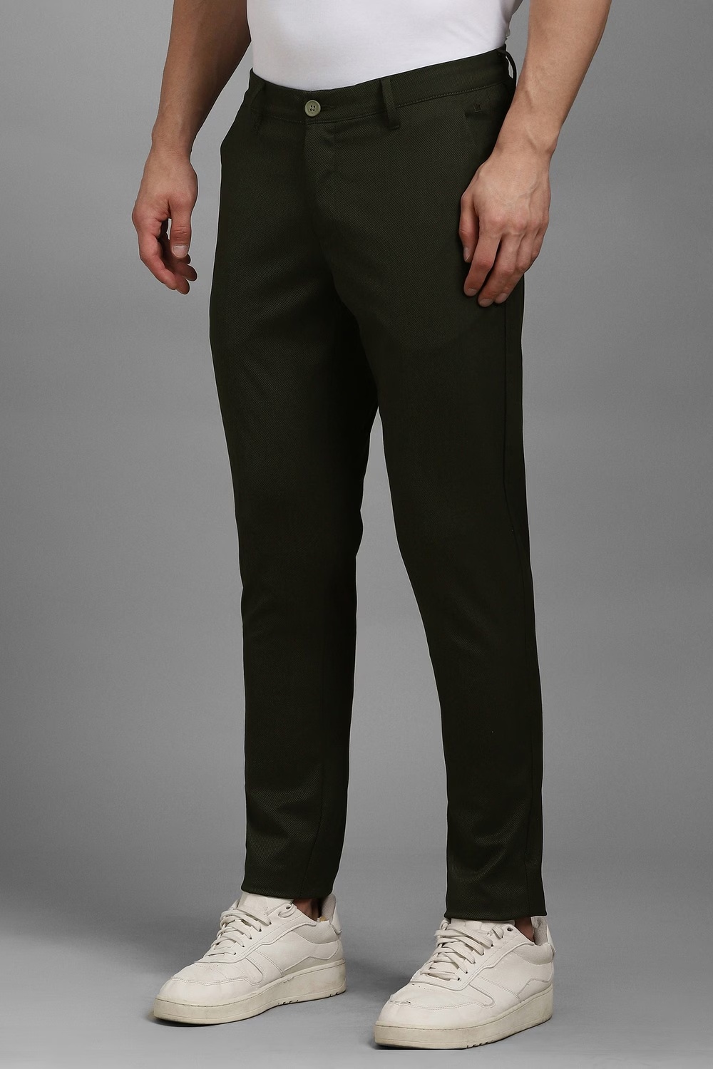 13664-men-green-textured-flat-front-casual-trousers-green-1.jpg