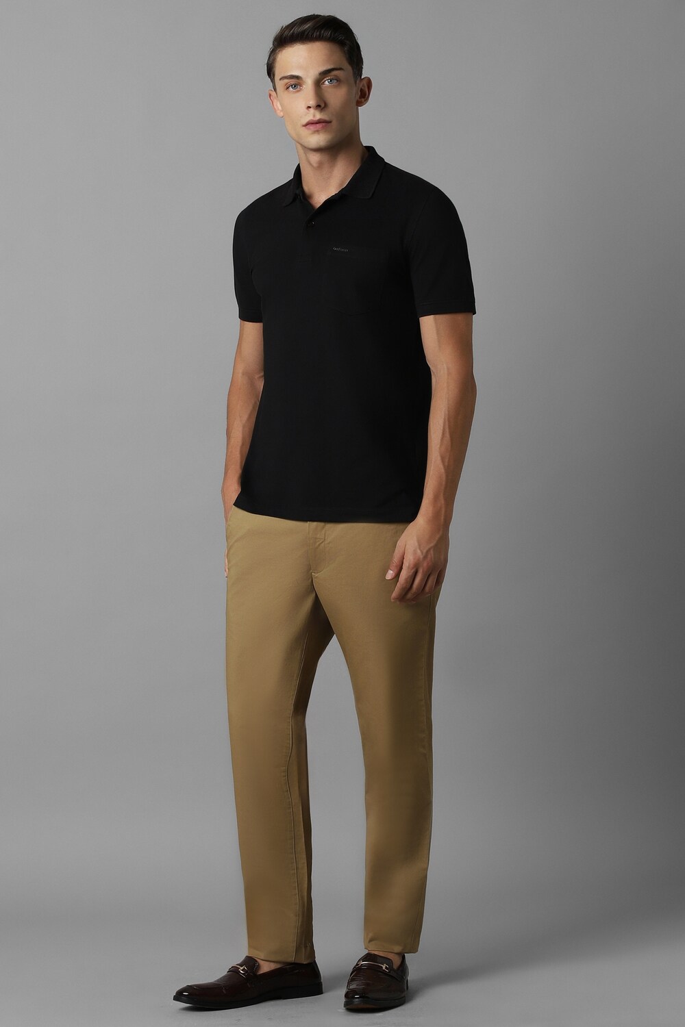 Men Brown Slim Tapered Fit Solid Flat Front Casual Trousers-Brown