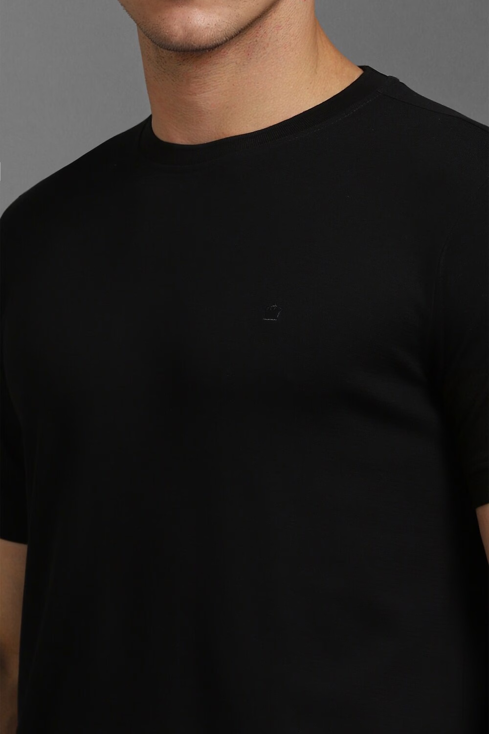 13917-men-black-solid-crew-neck-t-shirt-black-1.jpg