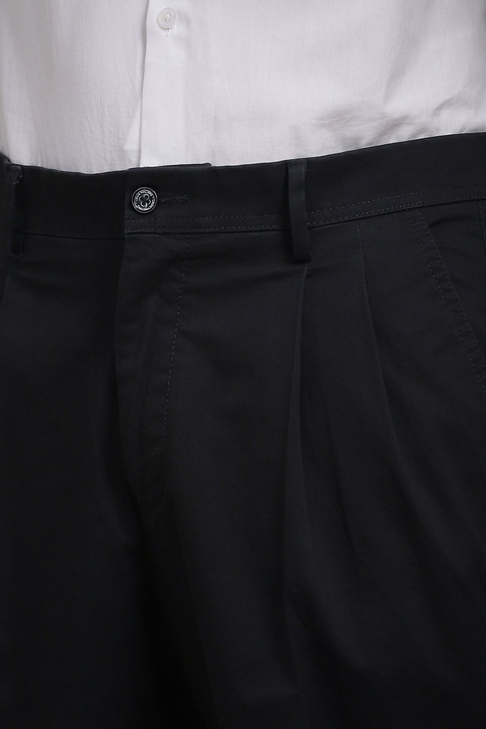 14062-men-black-solid-pleated-formal-trousers-black-1.jpg