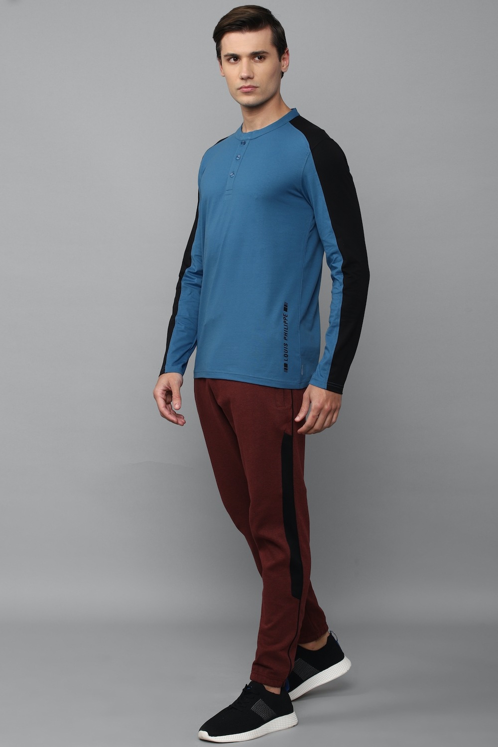 14346-men-blue-print-stylized-neck-t-shirt-blue-1.jpg