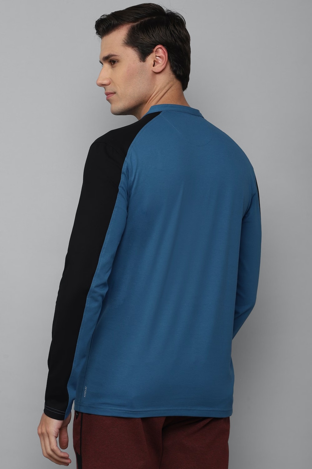 14346-men-blue-print-stylized-neck-t-shirt-blue-1.jpg