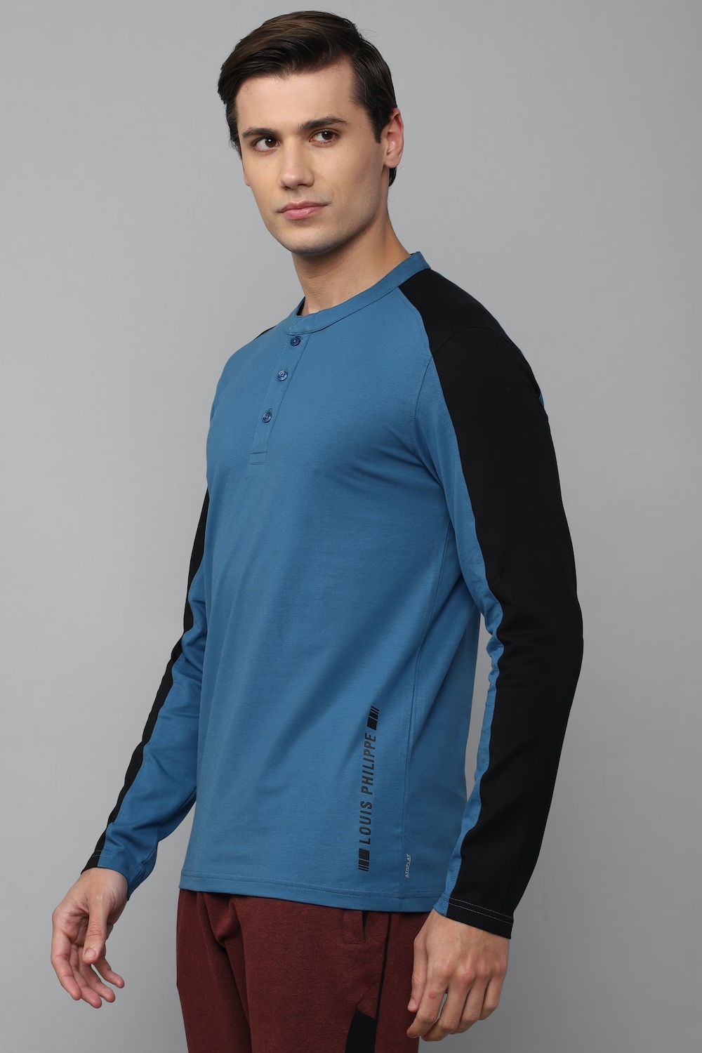 14346-men-blue-print-stylized-neck-t-shirt-blue-1.jpg
