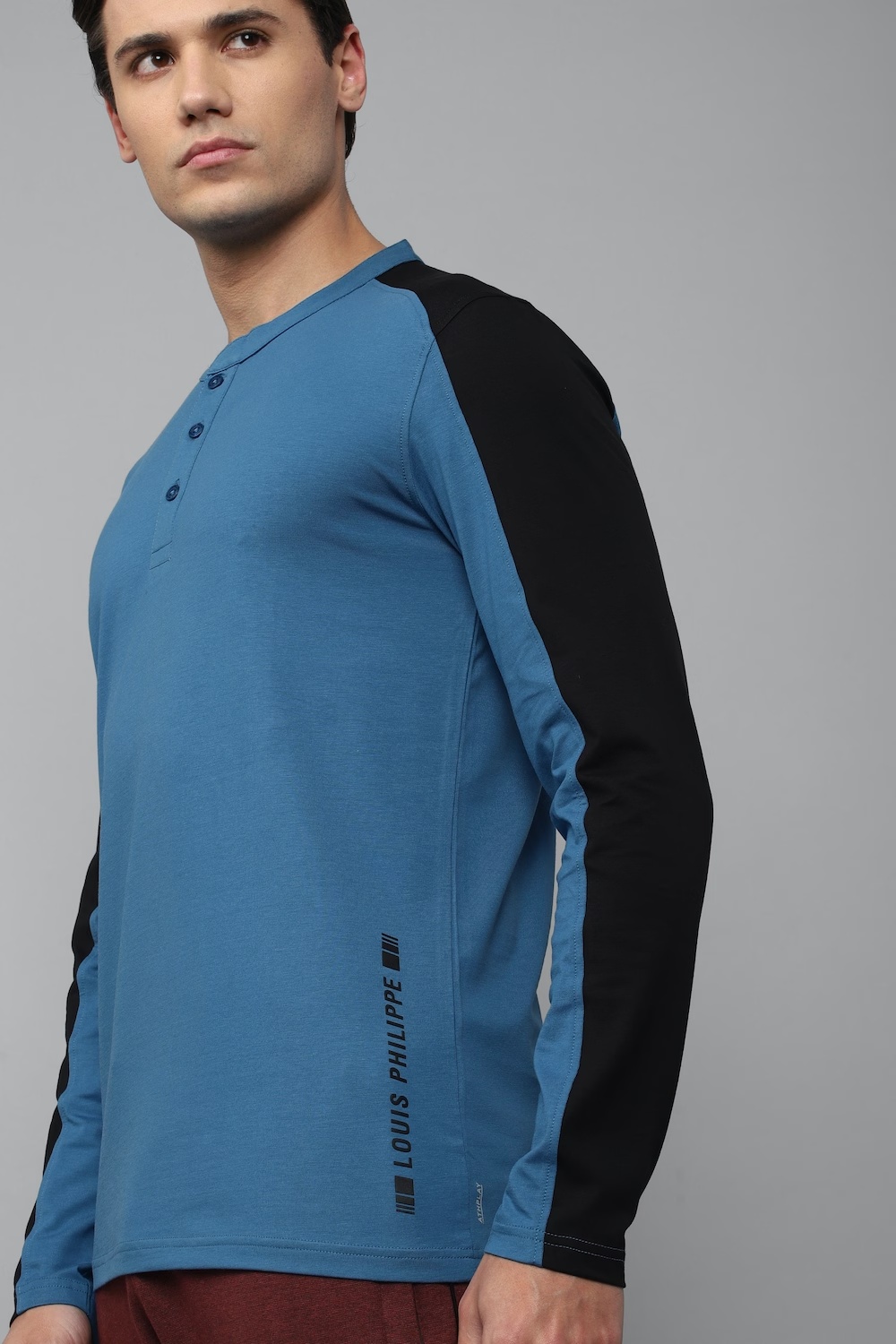 14346-men-blue-print-stylized-neck-t-shirt-blue-1.jpg