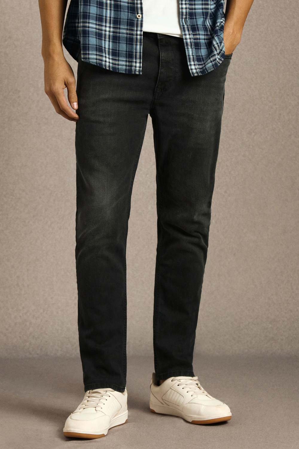 Men Black Mid Smart Fit Jeans-Black
