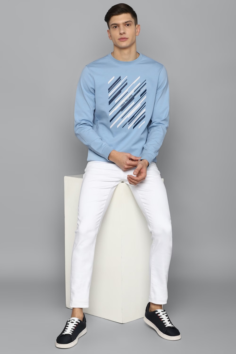 14599-men-casual-blue-graphic-print-sweatshirt-blue-1.jpg