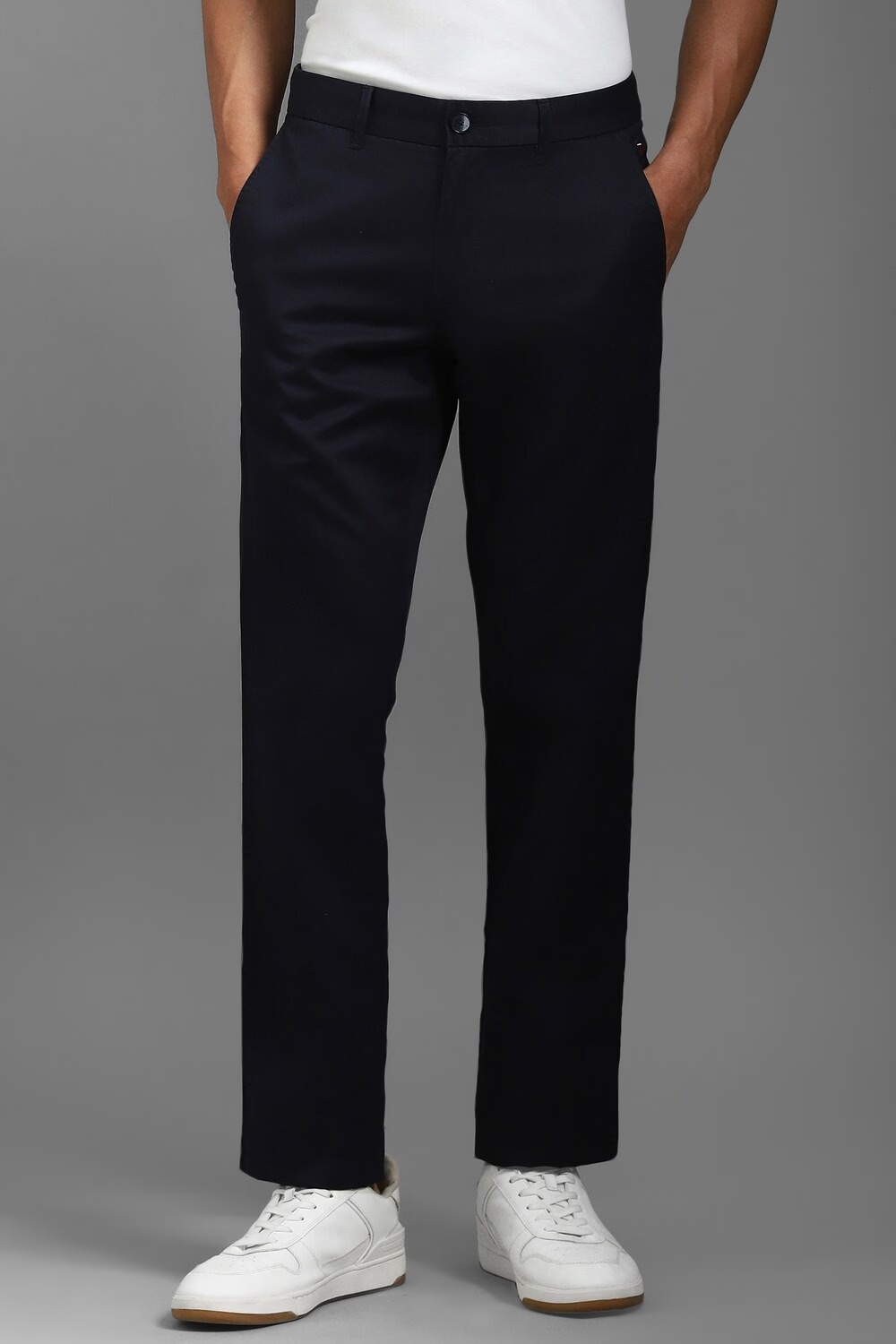 Men Black Slim Fit Solid Flat Front Casual Trousers-Black