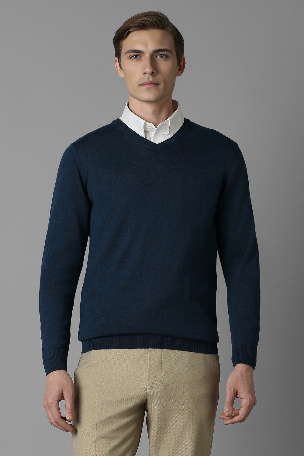 Men Navy Solid V Neck Full Sleeves Sweater-Navy