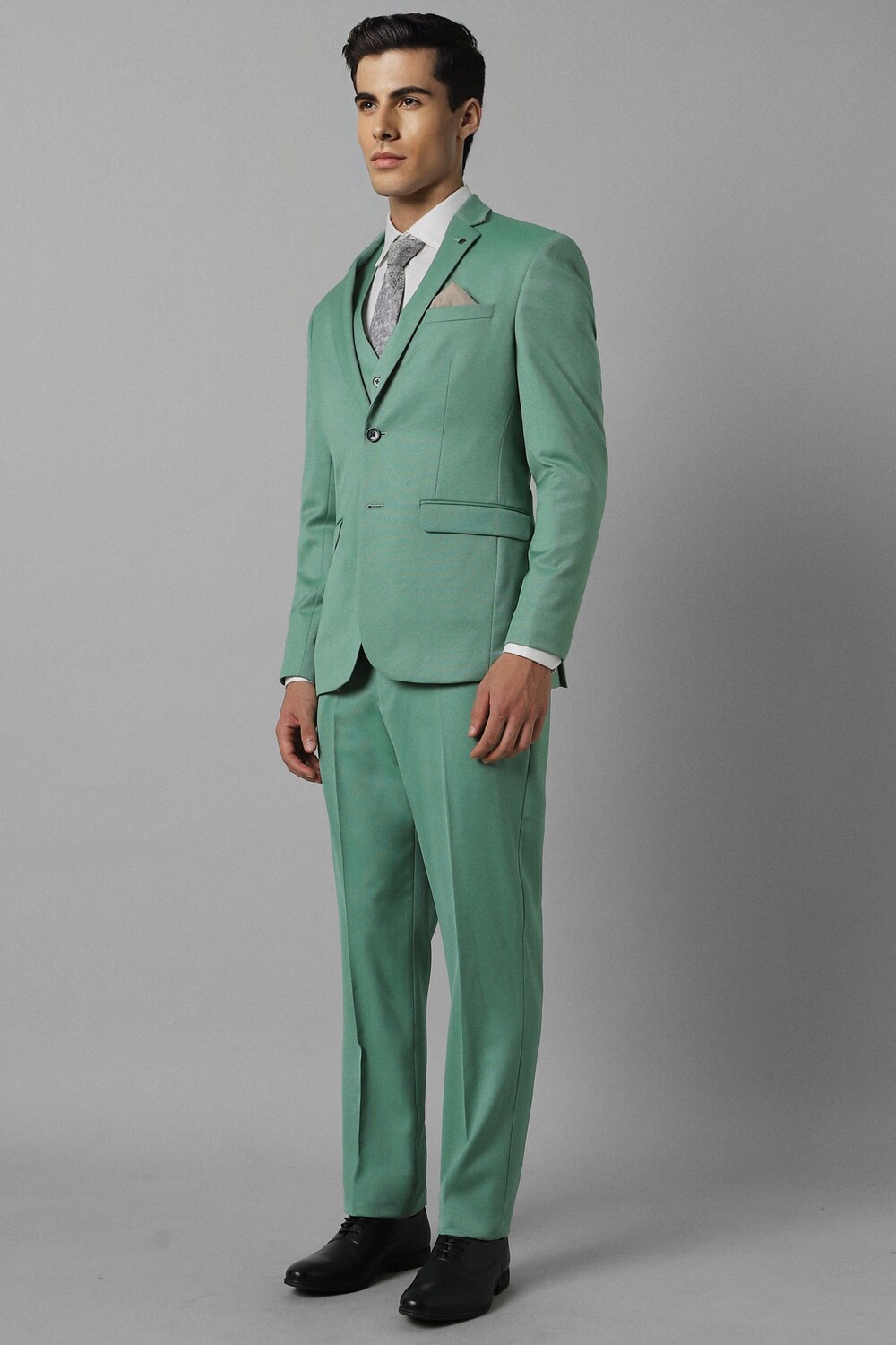 15321-men-green-slim-fit-solid-formal-three-piece-suit-green-1.jpg