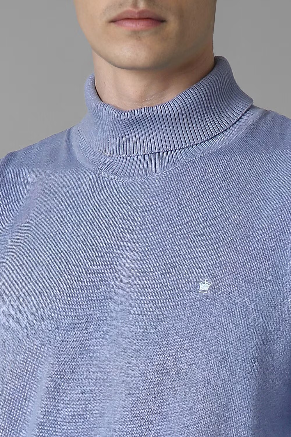 1535-men-blue-solid-turtle-neck-full-sleeves-sweater-blue-1.jpg