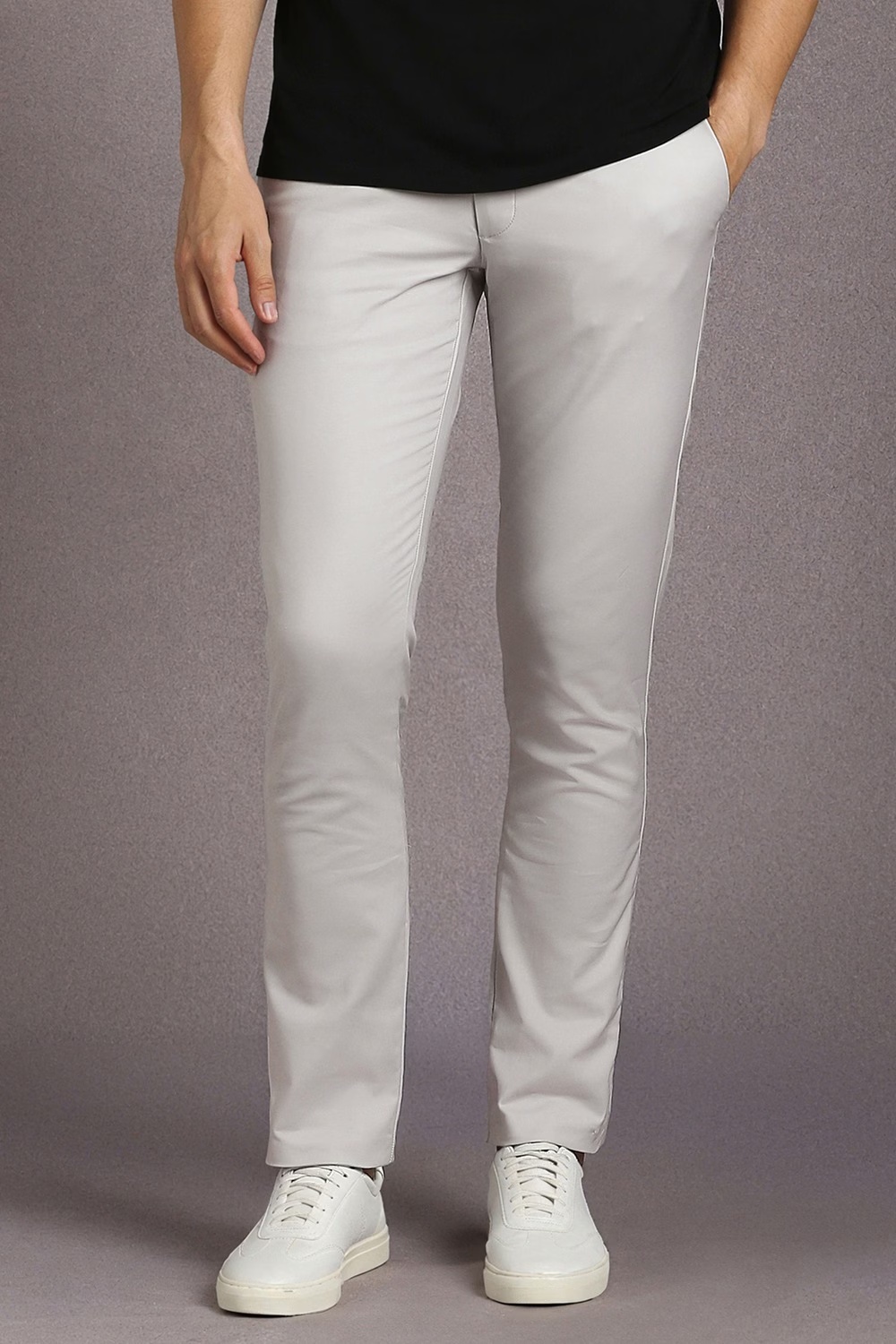 Men Grey Solid Flat Front Casual Trousers-Grey