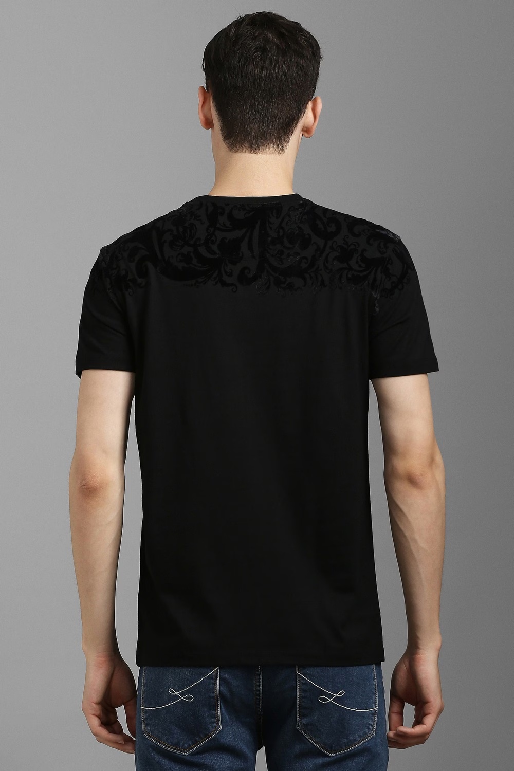 15846-men-black-textured-crew-neck-t-shirt-black-1.jpg