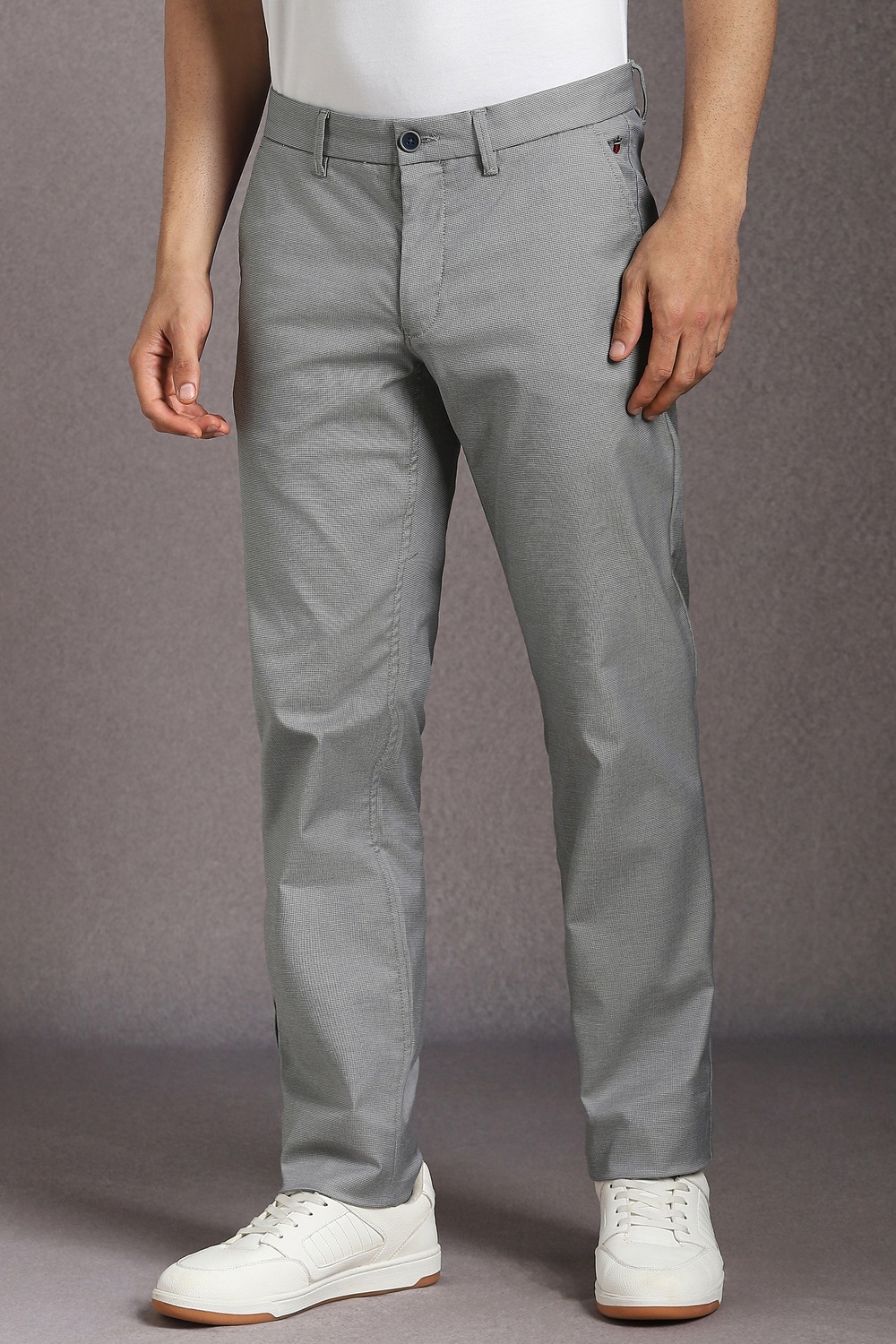 16192-men-grey-textured-flat-front-casual-trousers-grey-1.jpg