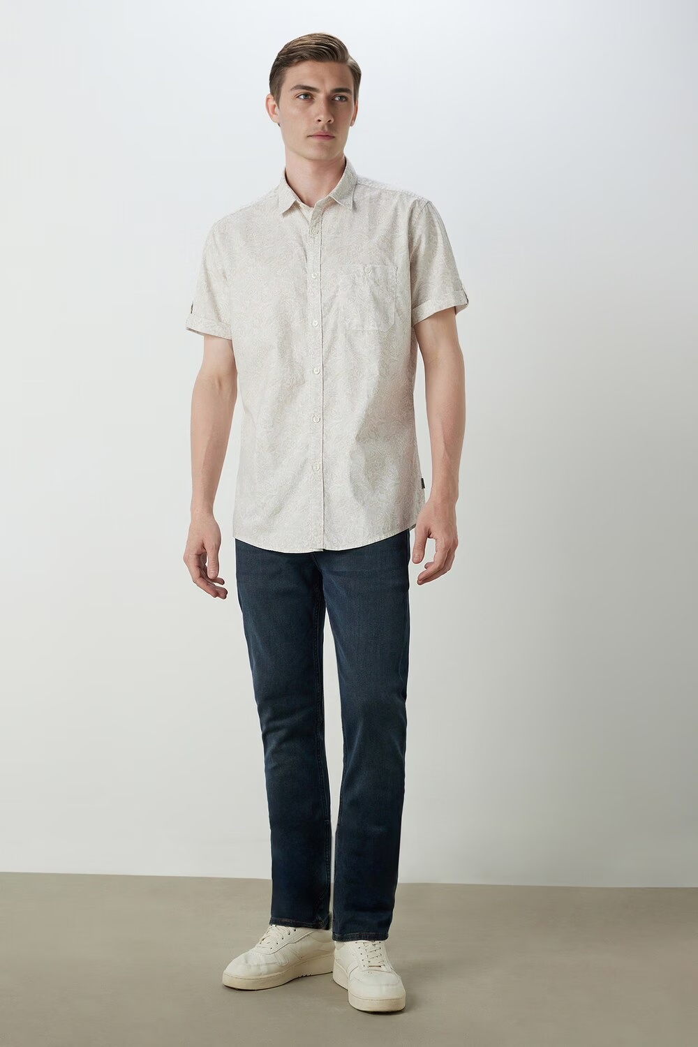 1647-men-grey-slim-fit-print-half-sleeves-casual-shirt-grey-1.jpg