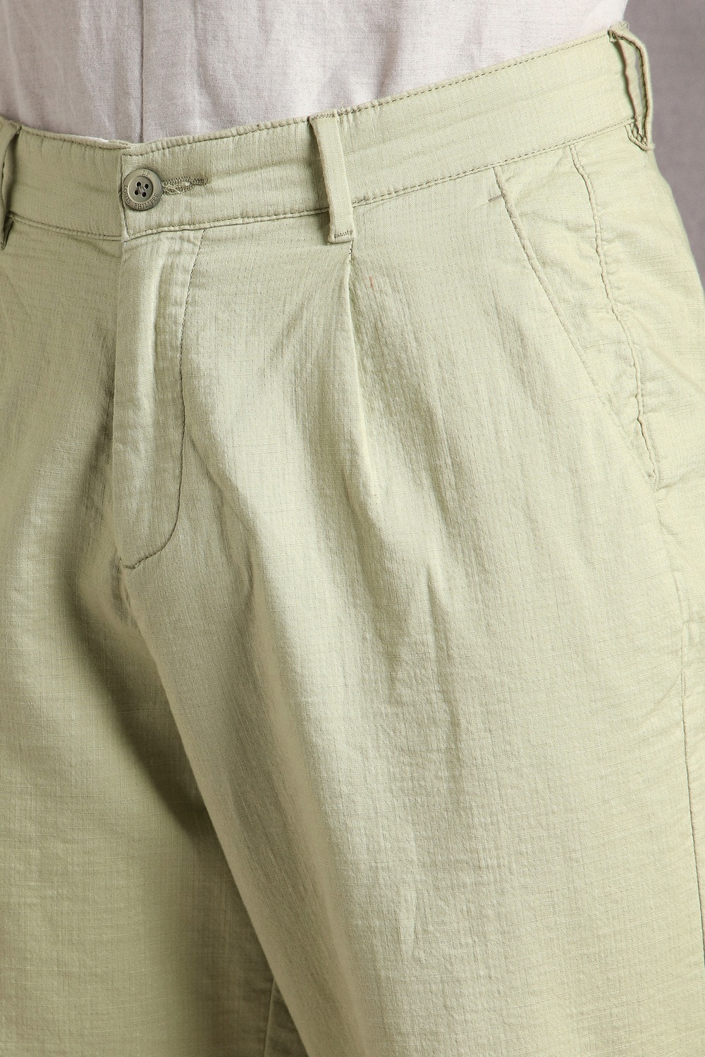 16767-men-green-textured-pleated-casual-trousers-green-1.jpg