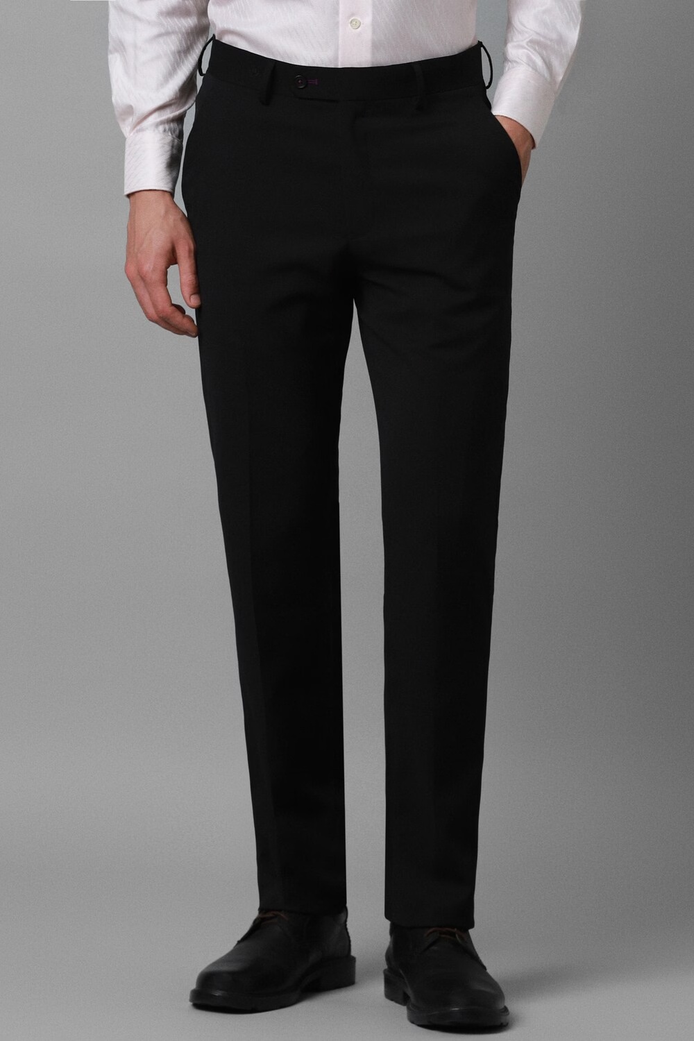Men Black Slim Fit Solid Flat Front Formal Trousers-Black