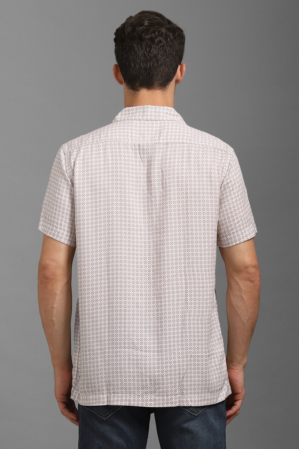 17604-men-white-slim-fit-print-half-sleeves-casual-shirt-white-1.jpg