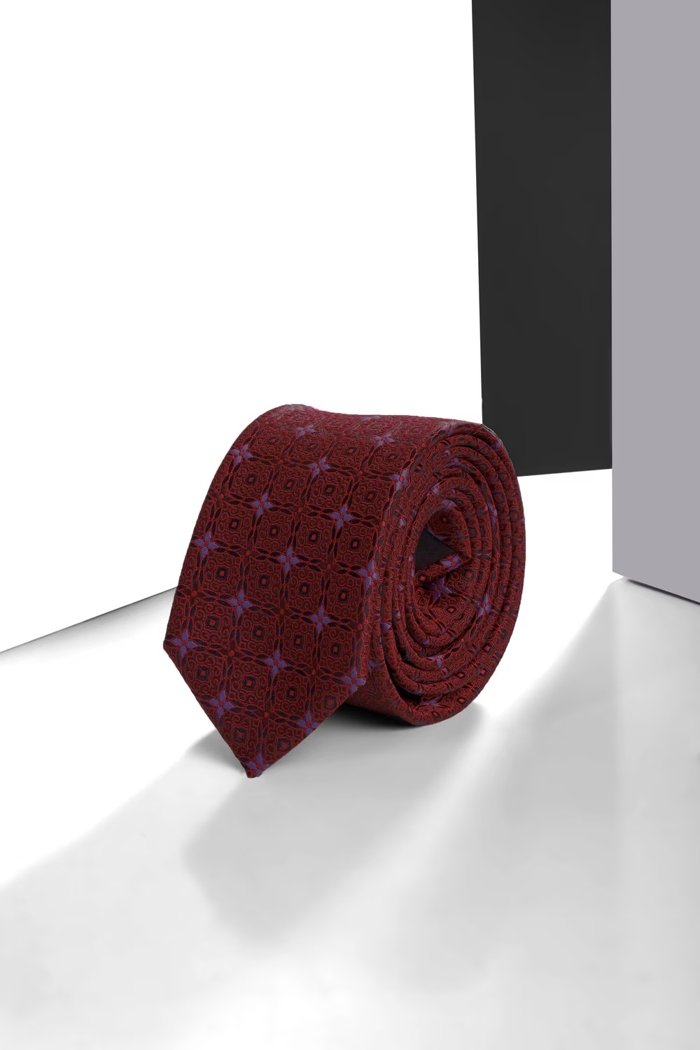 Men Maroon Embroidered Tie-Maroon