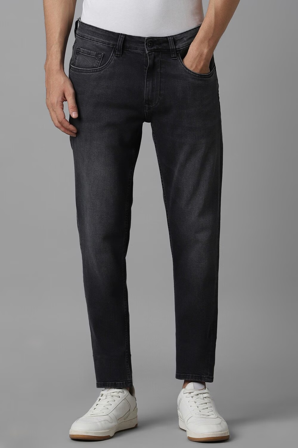 Men Black Light Slim Tapered Fit Jeans-Black