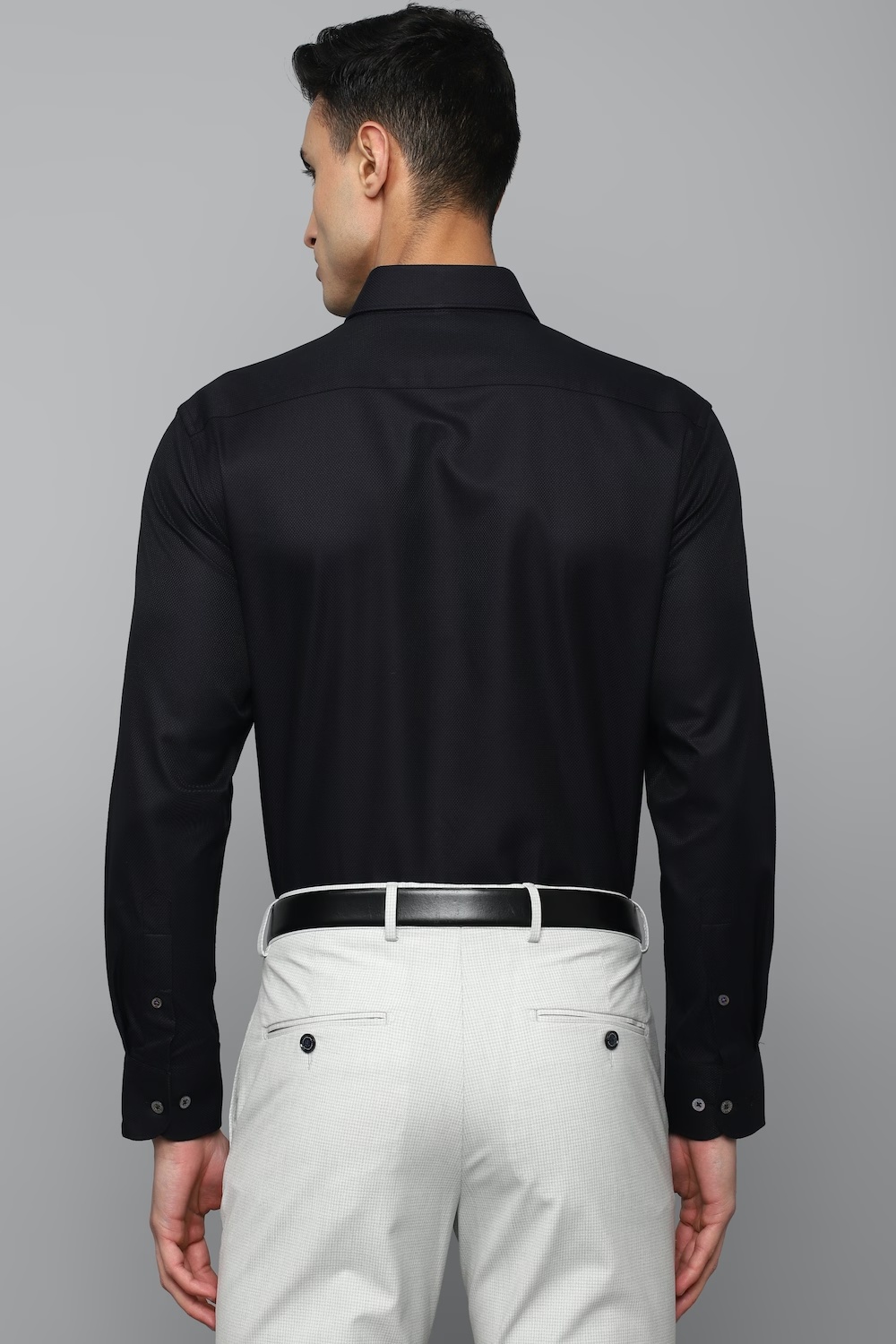 18088-men-black-classic-fit-solid-full-sleeves-formal-shirt-black-1.jpg