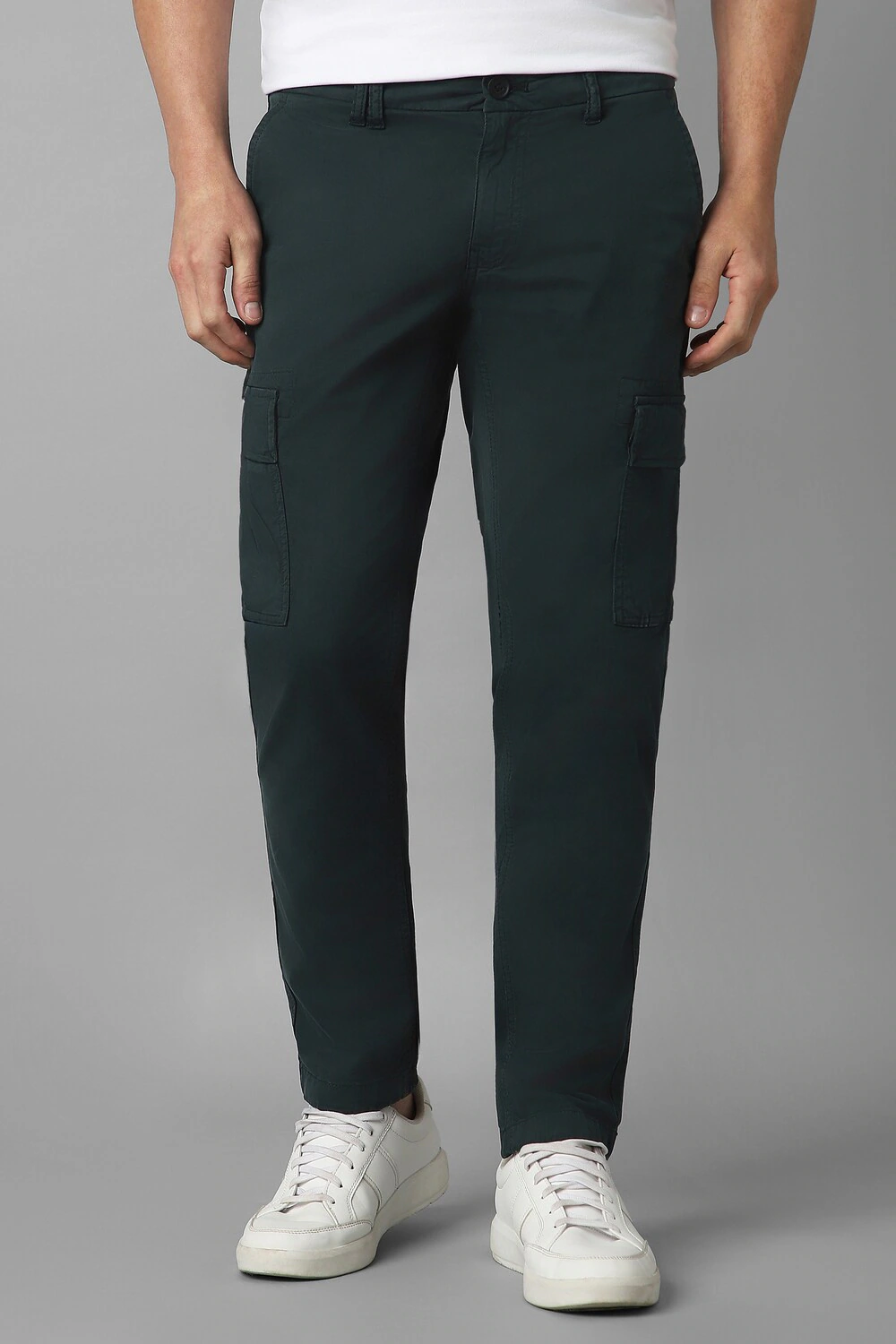 Men Green Contemporary Fit Solid Flat Front Casual Trousers-Green