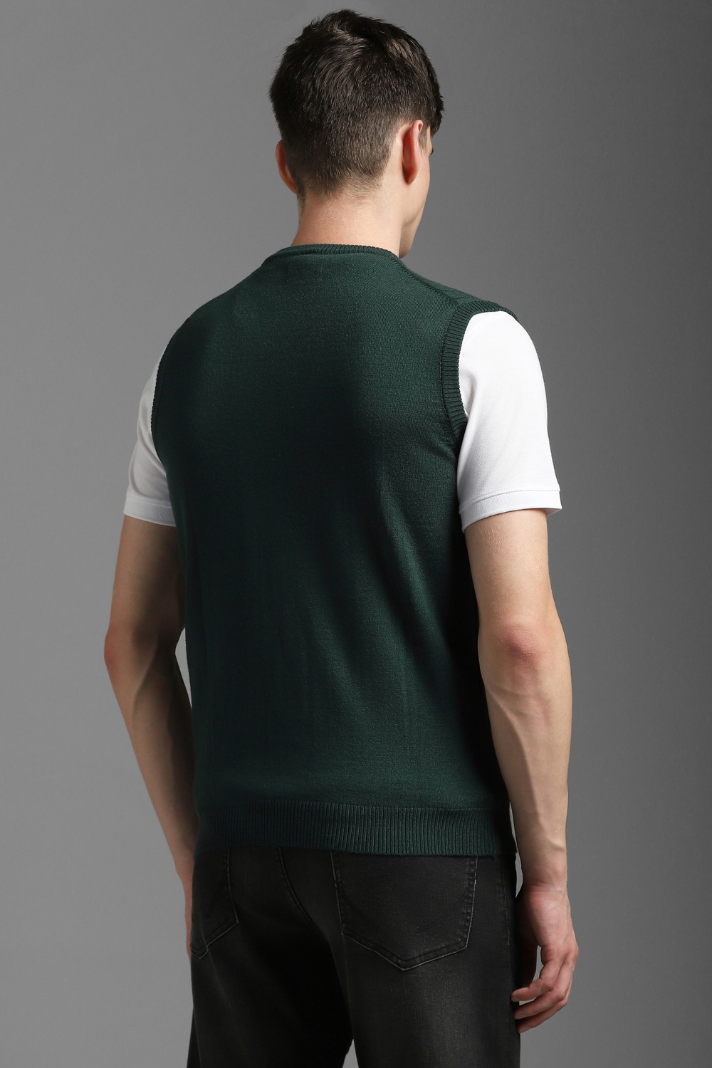 1863-men-green-textured-v-neck-sleeveless-sweater-green-1.jpg