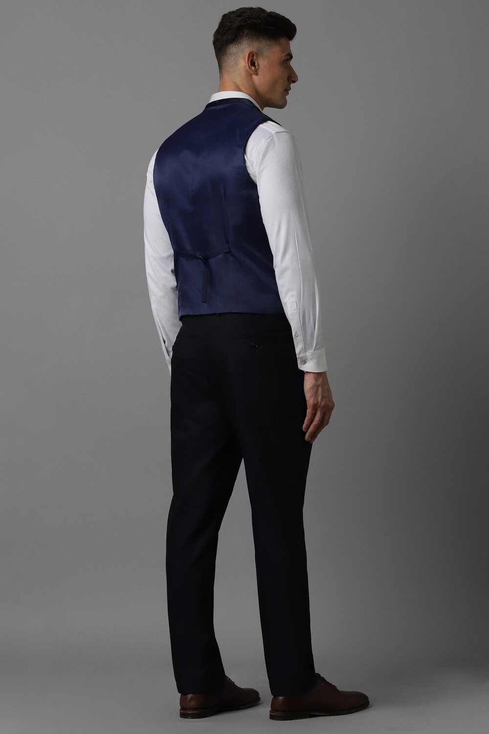 18942-men-black-slim-fit-check-formal-three-piece-suit-black-1.jpg