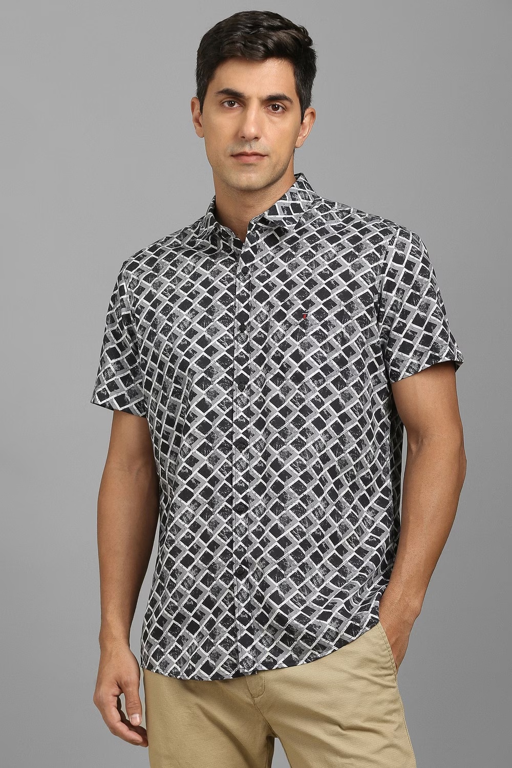 Men Black Print Half Sleeves Casual Shirt-Black