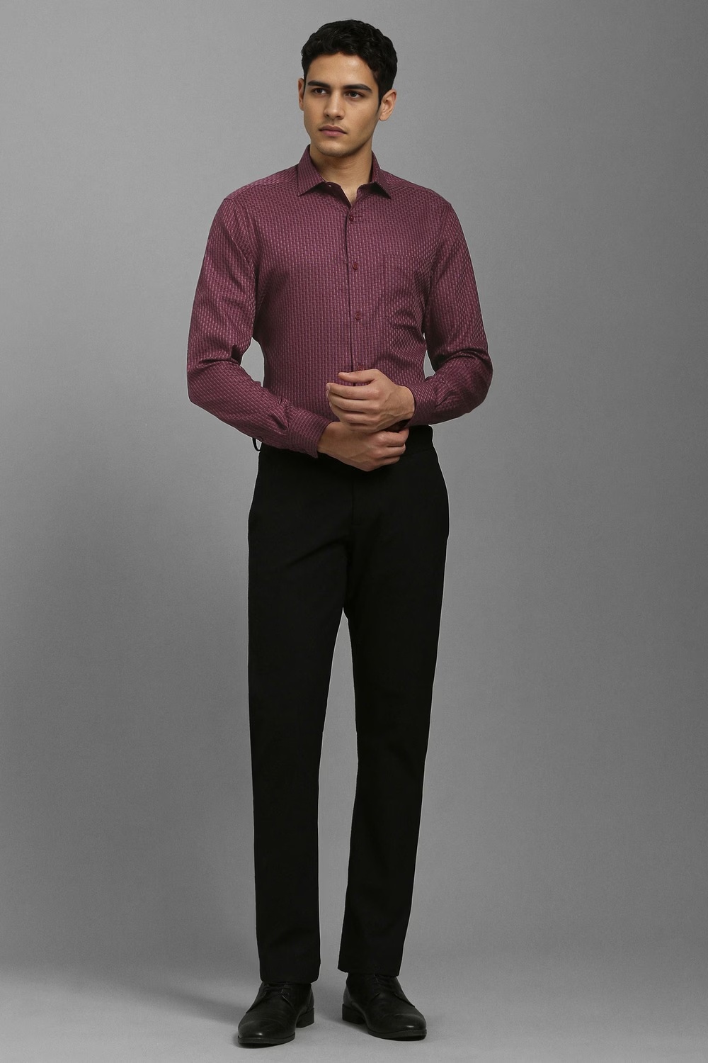 19476-men-maroon-textured-full-sleeves-formal-shirt-maroon-1.jpg