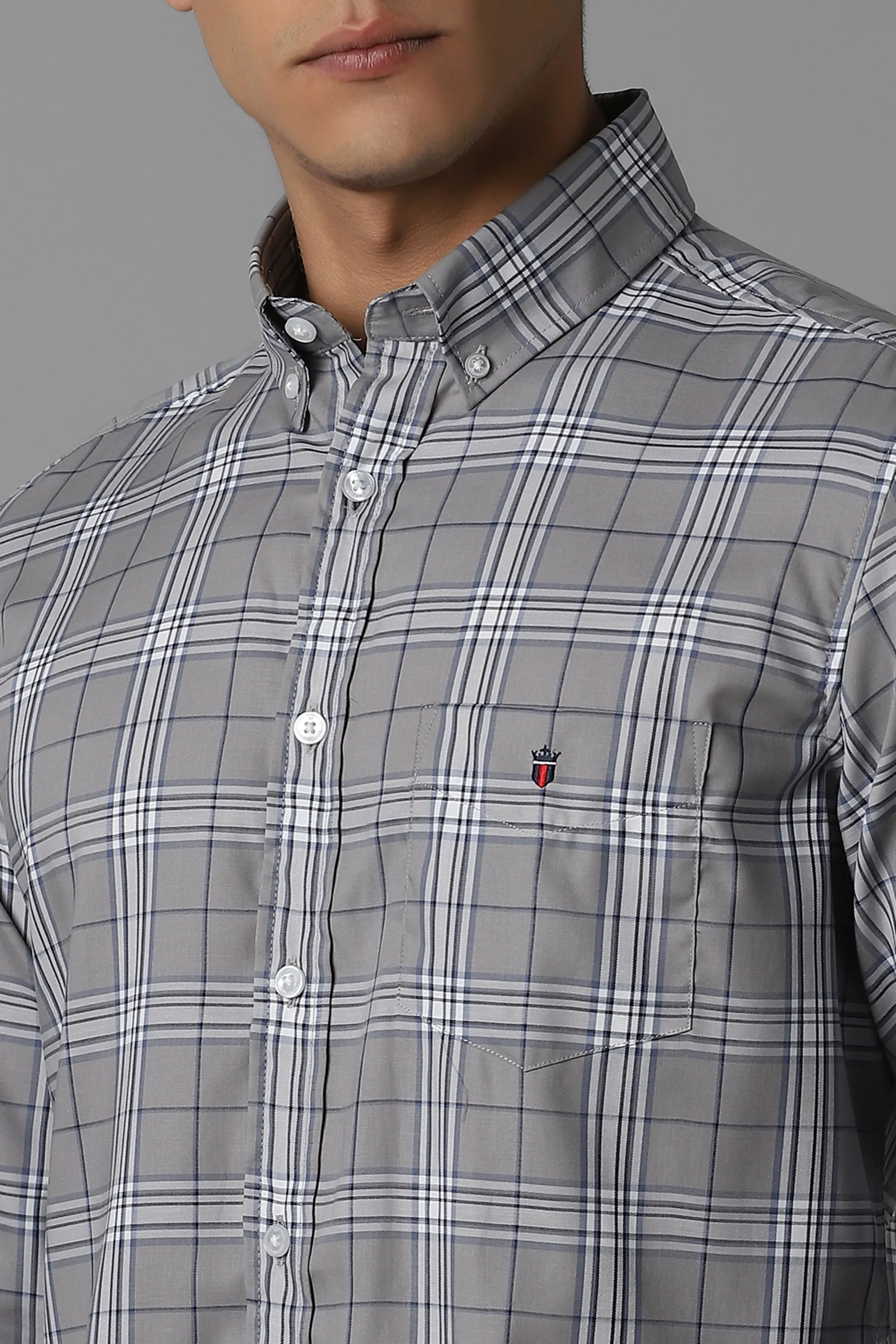 2006-men-grey-slim-fit-check-full-sleeves-casual-shirt-grey-1.webp