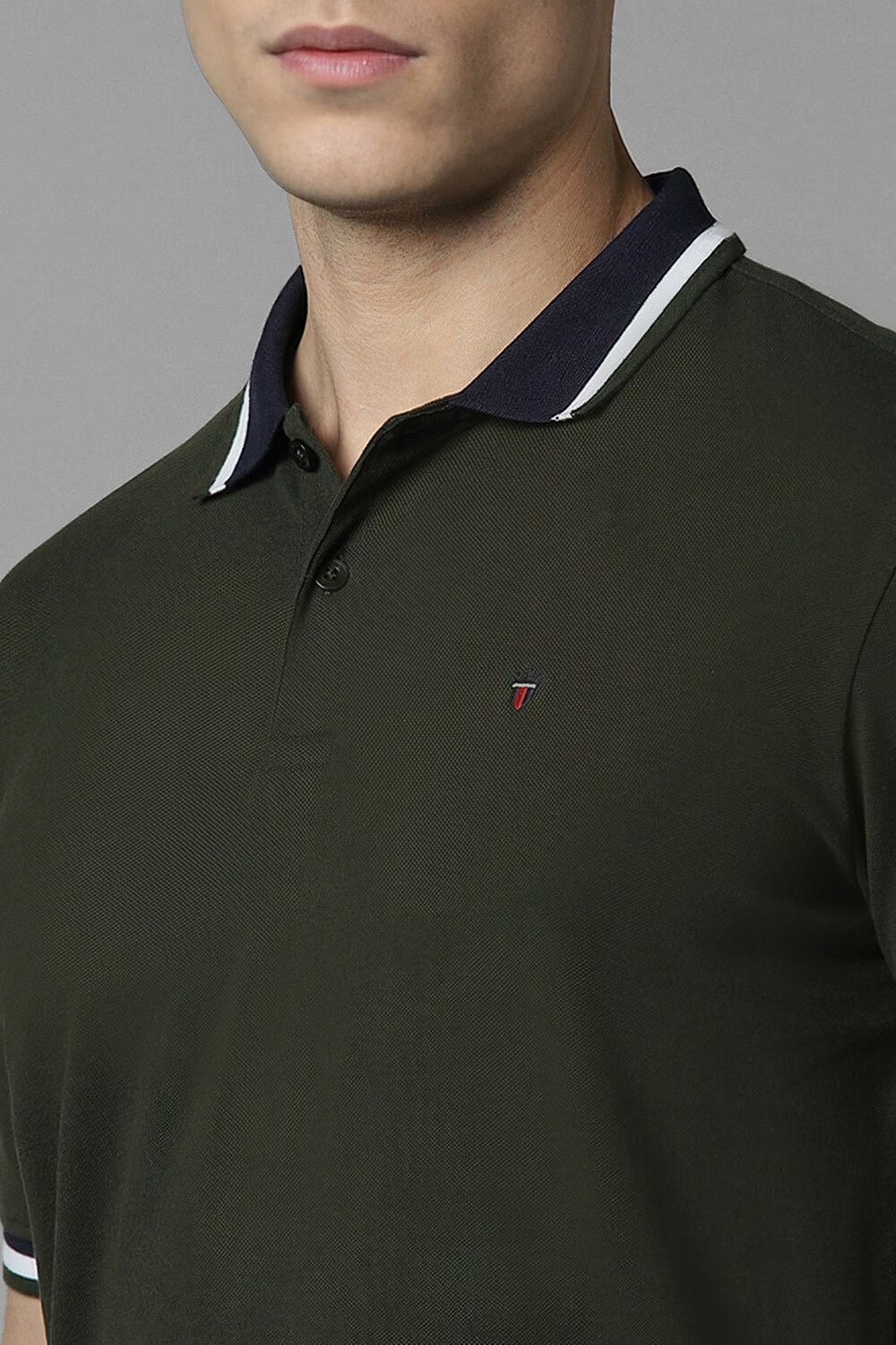20070-men-green-solid-polo-neck-t-shirt-green-1.jpg