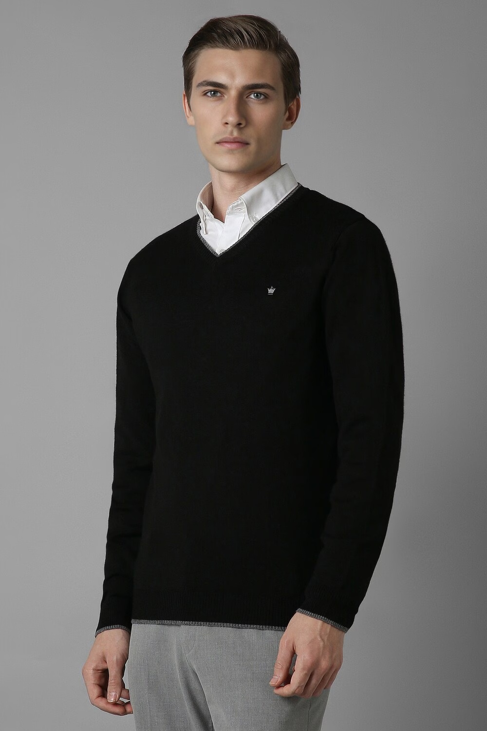 20444-men-black-solid-v-neck-full-sleeves-sweater-black-1.jpg