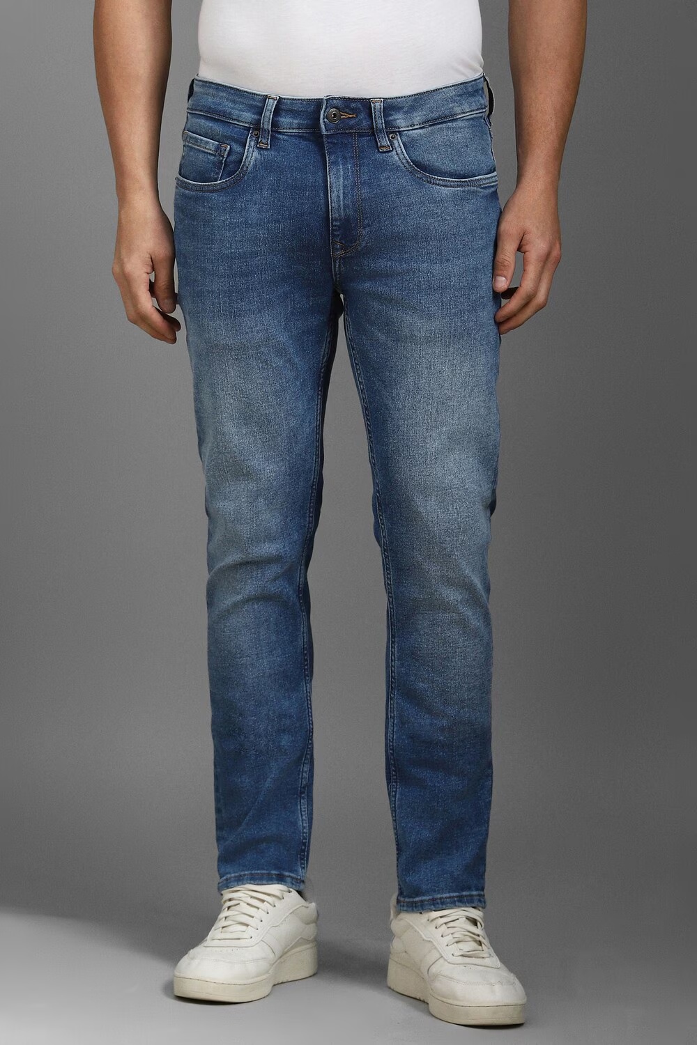Men Blue Light Slim Tapered Fit Jeans-Blue