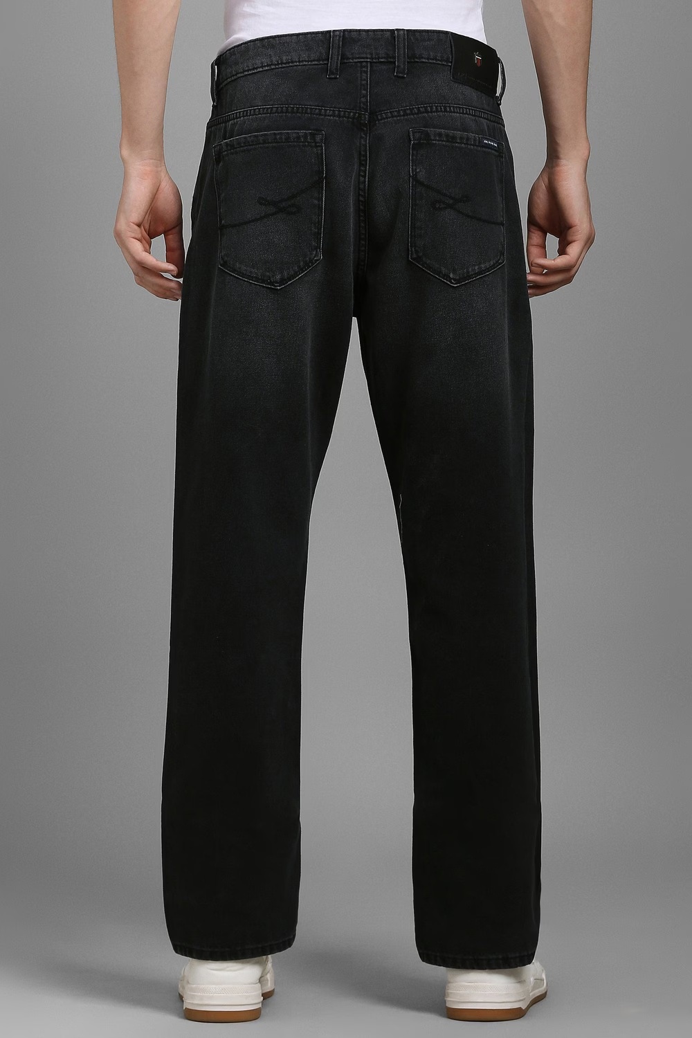 21161-men-black-light-wash-regular-fit-jeans-black-1.jpg