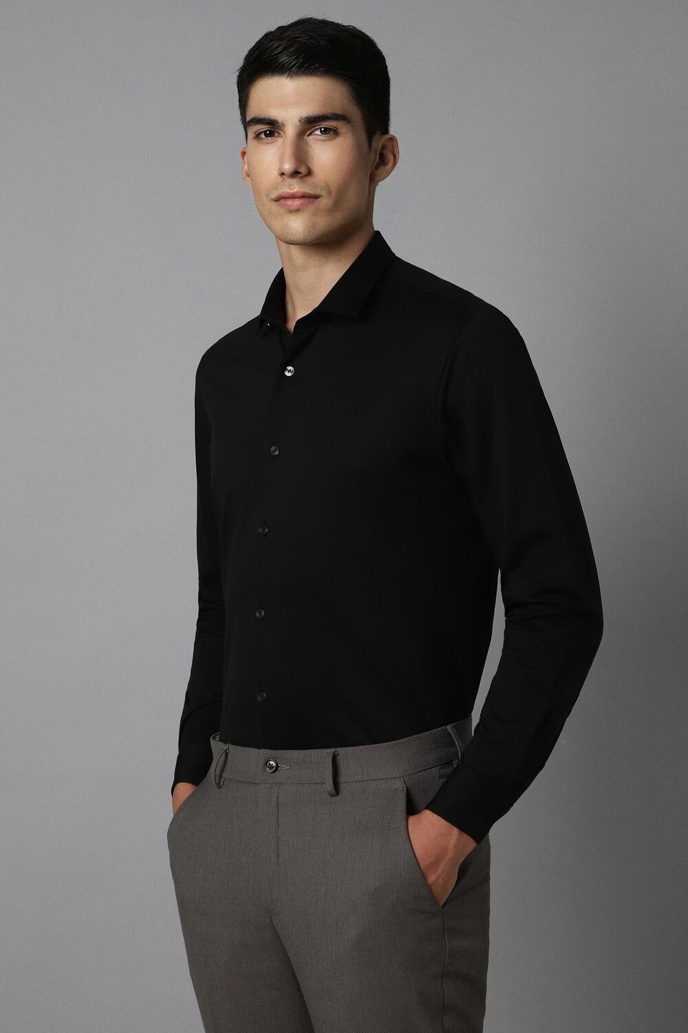 21303-men-black-slim-fit-solid-full-sleeves-formal-shirt-black-1.jpg