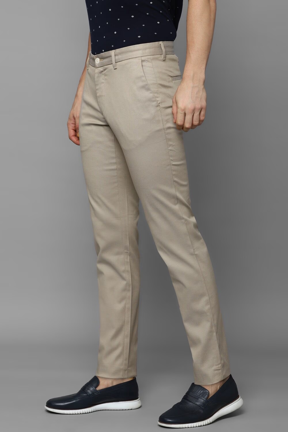 21341-men-beige-slim-tapered-fit-solid-flat-front-casual-trousers-beige-1.jpg