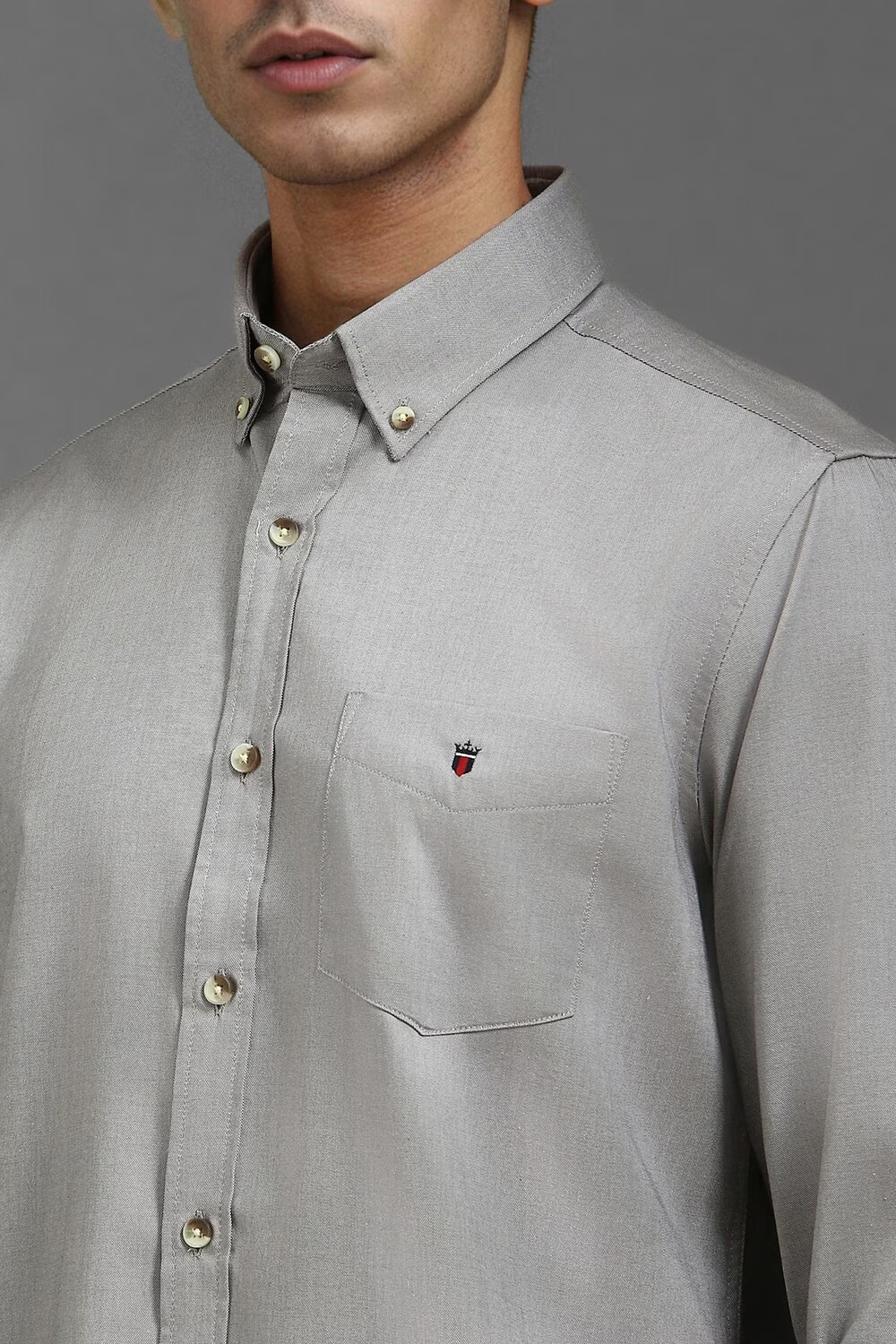21606-men-grey-slim-fit-textured-full-sleeves-casual-shirt-grey-1.jpg